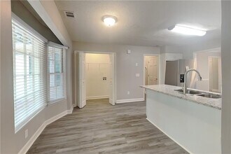 707 Ketch Cove in Woodstock, GA - Foto de edificio - Building Photo