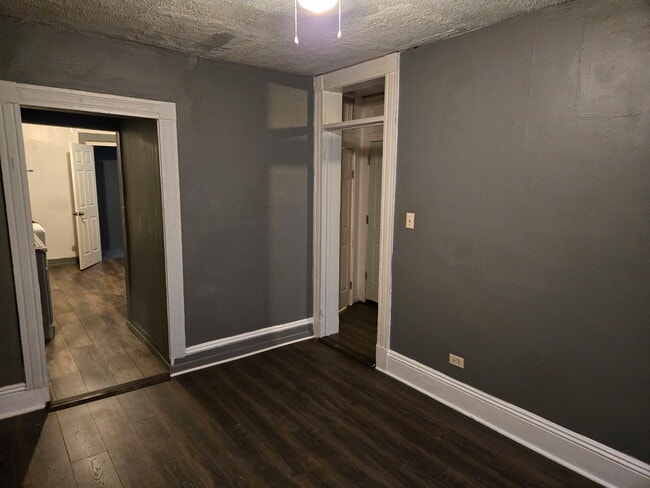 10508 S Maryland Ave, Unit Quiet Community in Chicago, IL - Foto de edificio - Building Photo