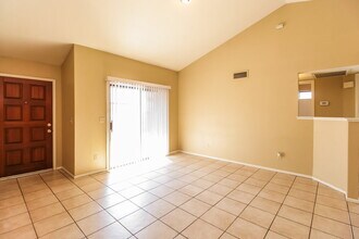 4125 E La Puente Ave in Phoenix, AZ - Foto de edificio - Building Photo