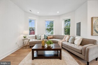1614 Kilbourne Pl NW in Washington, DC - Building Photo - Building Photo