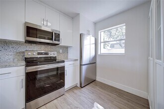 8329 SW 137th Ave in Miami, FL - Building Photo - Building Photo