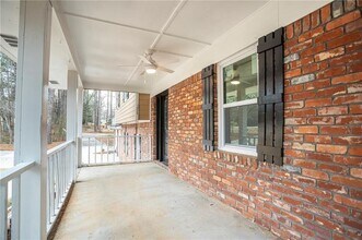 1106 Oak Rd SW in Lilburn, GA - Building Photo - Building Photo