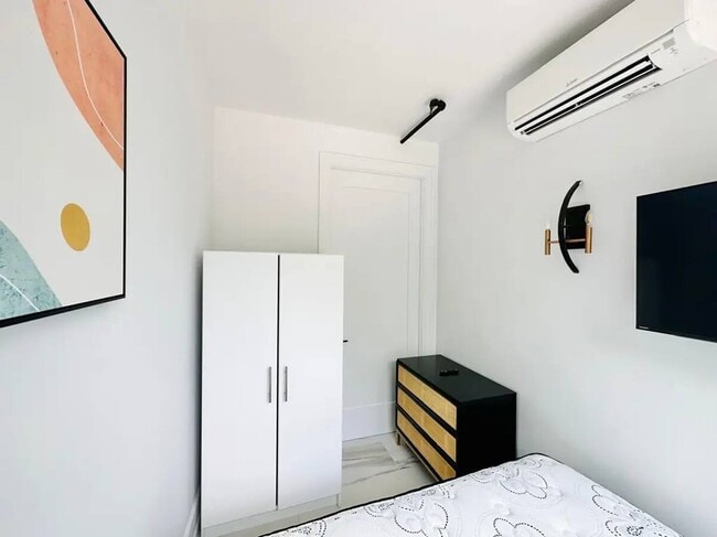 property at 987 Willoughby Ave