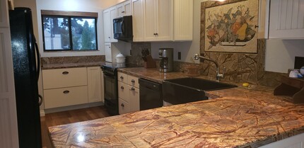 500 Jensen Alley in Friday Harbor, WA - Building Photo - Building Photo