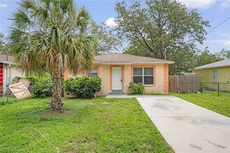 3803 N Garrison St in Tampa, FL - Foto de edificio - Building Photo