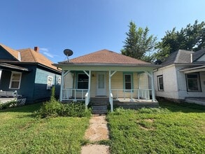 127 E Campbell St in Hutchinson, KS - Building Photo - Building Photo