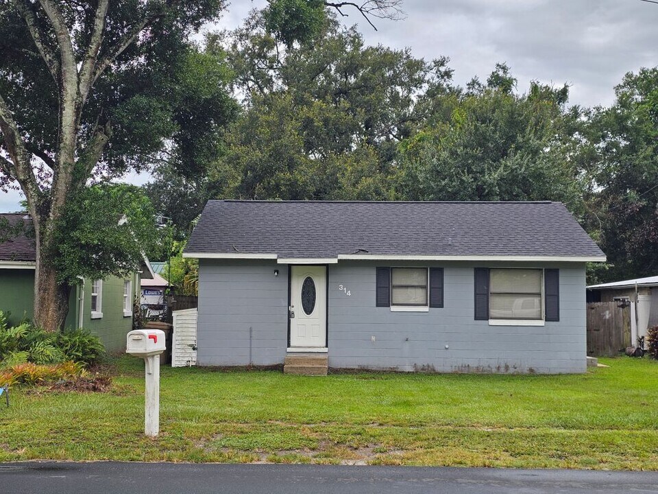 314 E Fletcher St in Kissimmee, FL - Building Photo