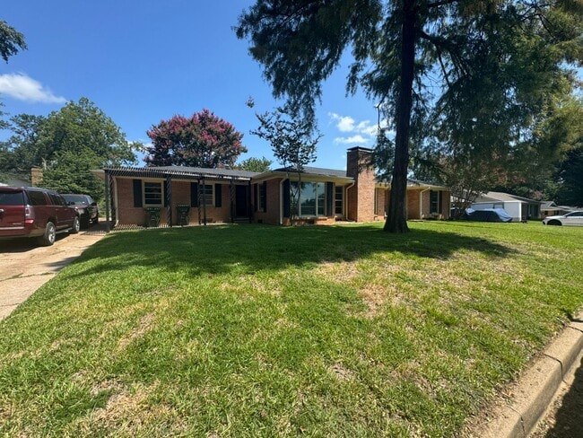property at 605 Zelwood Dr