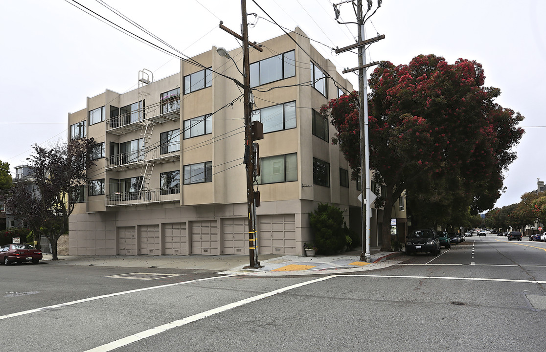 401 Lake St in San Francisco, CA - Building Photo