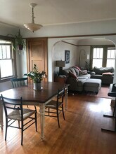 336 N 70th St, Unit Upper Duplex in Wauwatosa, WI - Foto de edificio - Building Photo