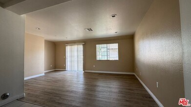 1210 W 39th St in Los Angeles, CA - Building Photo - Building Photo