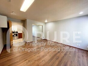 8506 SE Mill St in Portland, OR - Building Photo - Building Photo