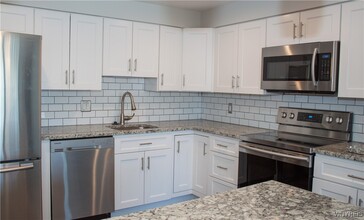 2050 Delaware Ave in Buffalo, NY - Building Photo - Building Photo