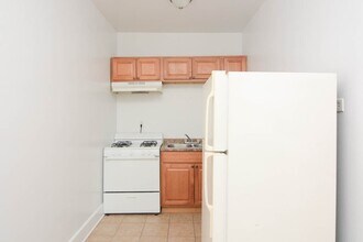 2704 N Sawyer Ave in Chicago, IL - Building Photo - Building Photo