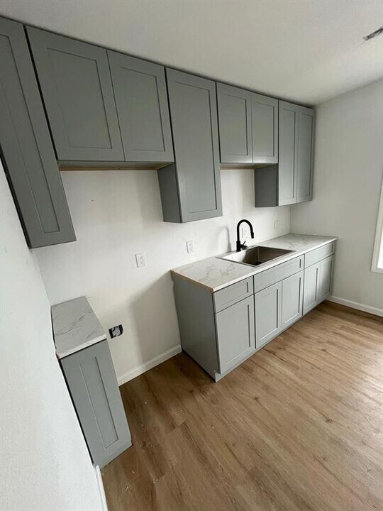 4831 Gulf Fwy in Houston, TX - Building Photo