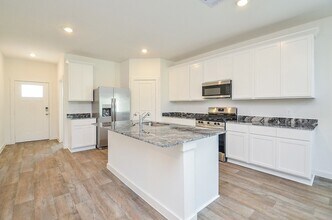 8047 Marchese Dr in Richmond, TX - Building Photo - Building Photo