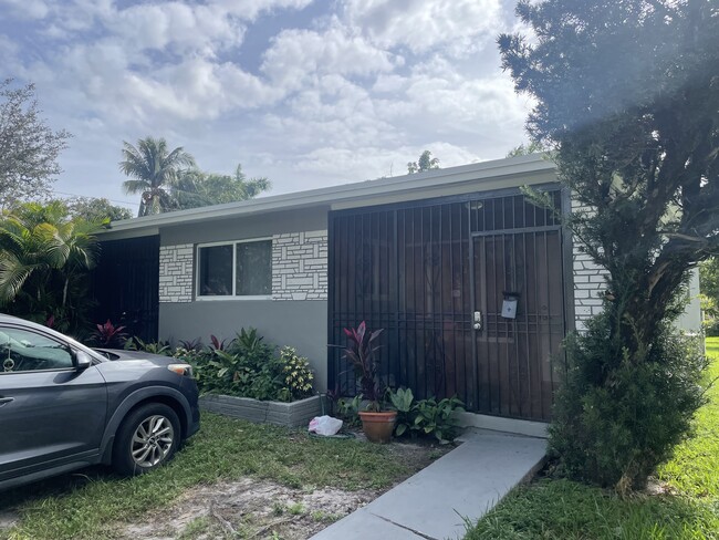 1446 NE 118th Ter in Miami, FL - Building Photo - Building Photo