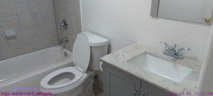 7921 NW 44th Ct, Unit 2 in Coral Springs, FL - Foto de edificio - Building Photo