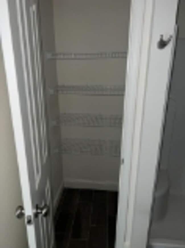 1047 Broadway in Rensselaer, NY - Building Photo - Building Photo