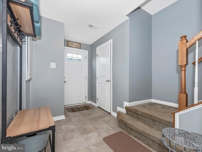 76 Norwood Dr in Falling Waters, WV - Building Photo - Building Photo