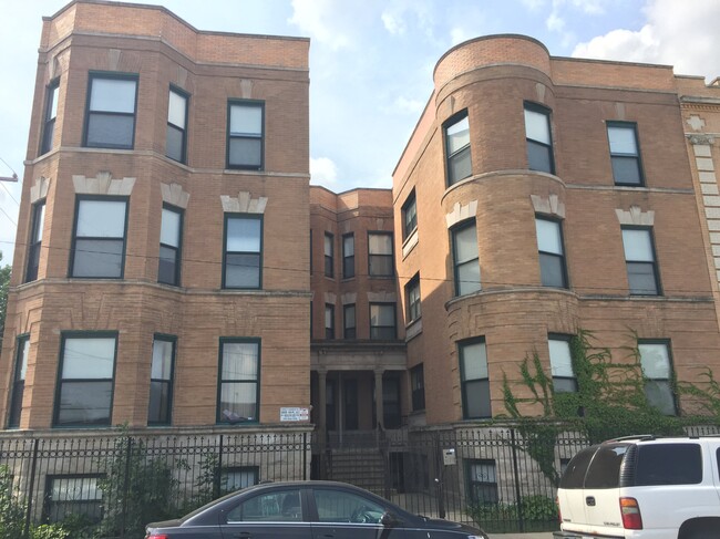 359 E 55th Pl in Chicago, IL - Building Photo - Building Photo