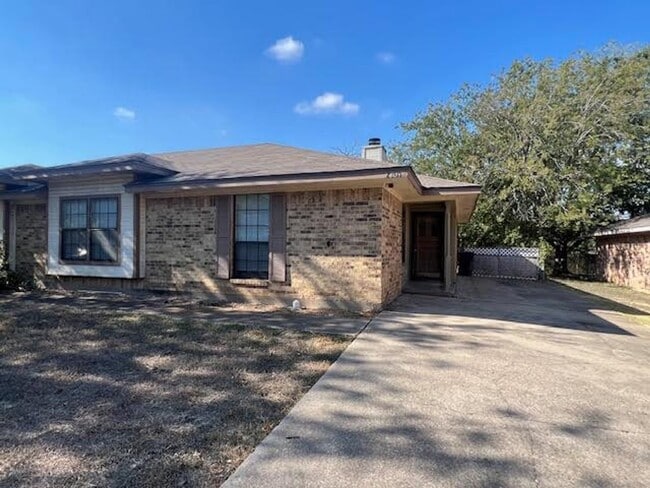 property at 2205 Kirby Lee St