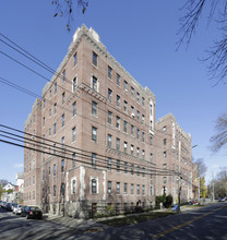 541 Bronx River Parkway in Yonkers, NY - Building Photo - Building Photo