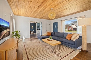 337 NW A St in Bentonville, AR - Building Photo