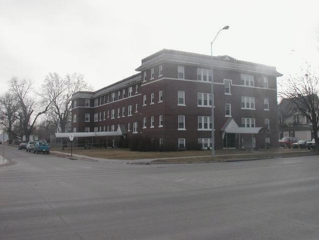 Commodore Apartments in Norfolk, NE - Building Photo