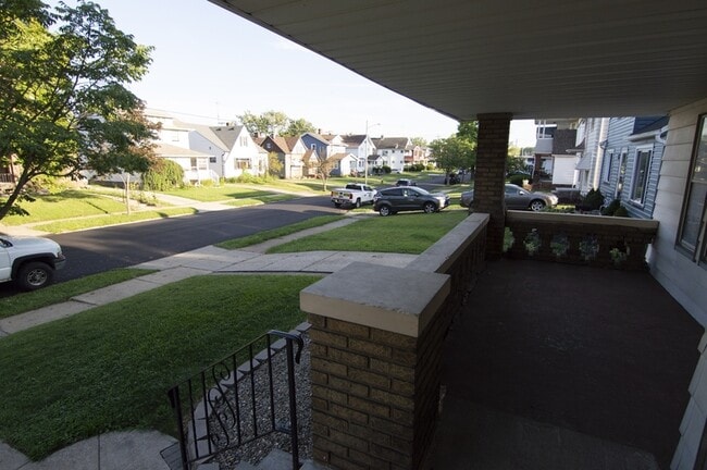 3574 W 147th St in Cleveland, OH - Foto de edificio - Building Photo