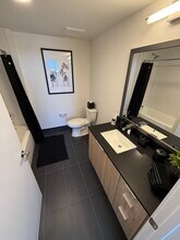 941 E 22nd St, Unit B21 in Hialeah, FL - Building Photo - Building Photo