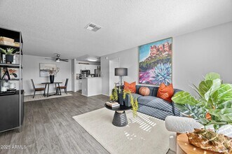 1320 N McQueen Rd in Chandler, AZ - Building Photo - Building Photo