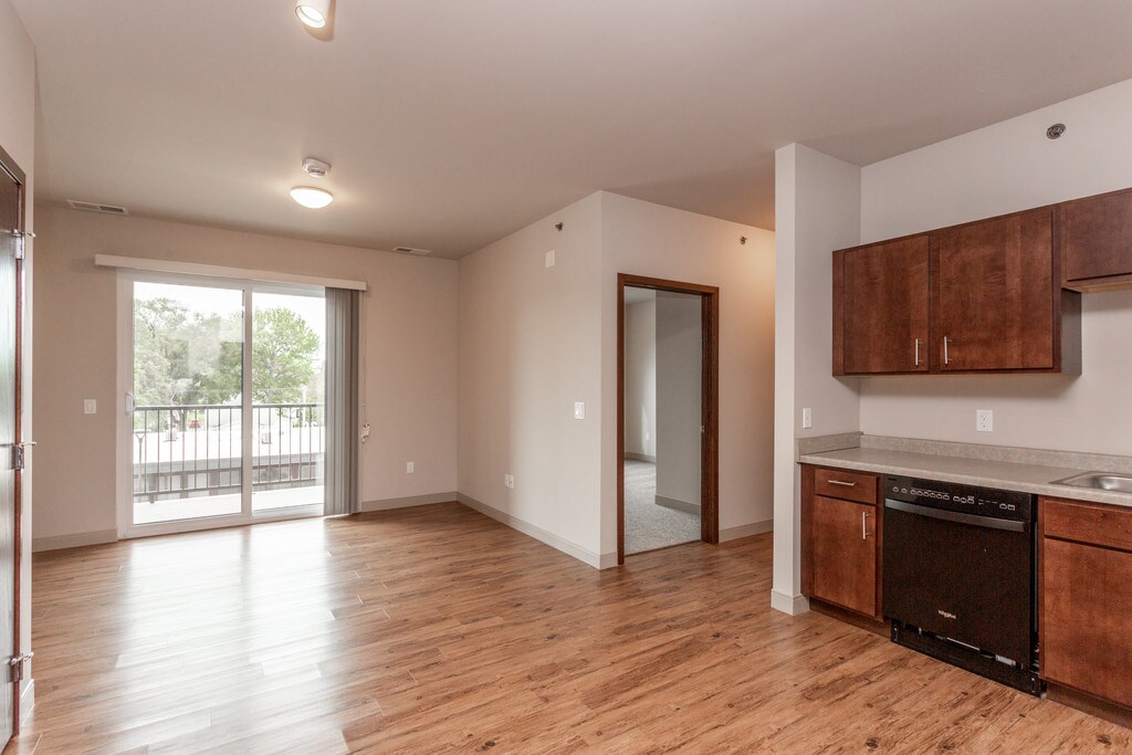 Garfield School Senior Residences Apartments in Moline, IL