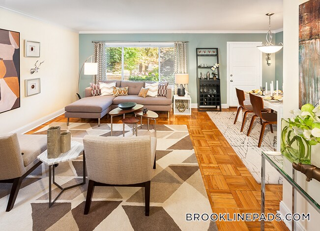 176 Thornton Rd in Brookline, MA - Foto de edificio