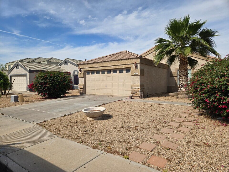 229 S 125th Ave in Avondale, AZ - Building Photo