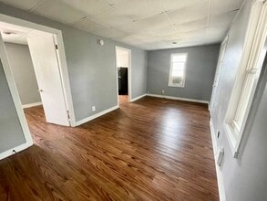 107 2nd St in West Des Moines, IA - Building Photo - Building Photo