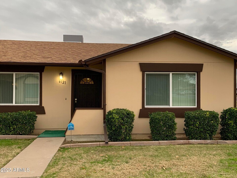 6121 N 31st Ave in Phoenix, AZ - Foto de edificio