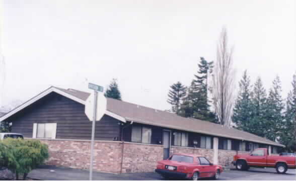 2015 Stevenson Ave in Enumclaw, WA - Building Photo