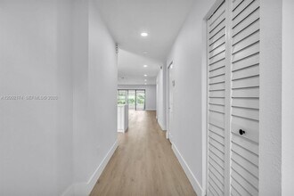 8535 Casa Del Lago in Boca Raton, FL - Building Photo - Building Photo