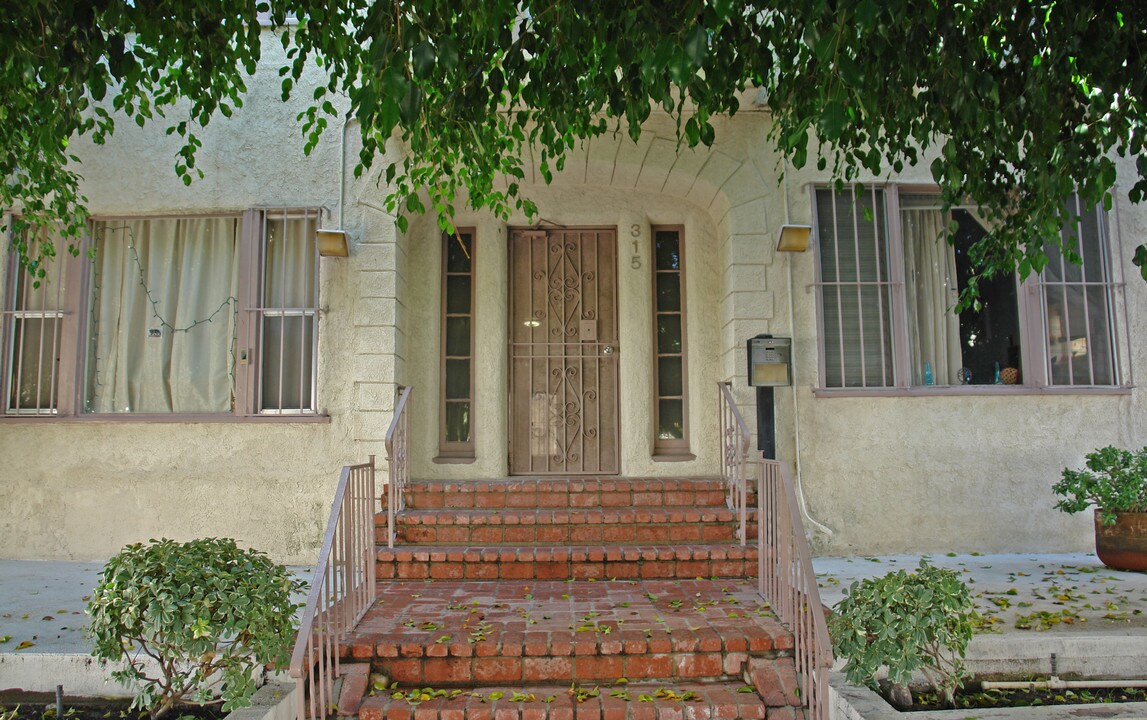 315 N Spaulding Ave in Los Angeles, CA - Building Photo
