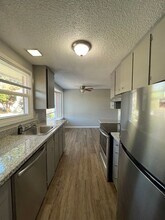 Glendoveer Village in Portland, OR - Building Photo - Building Photo