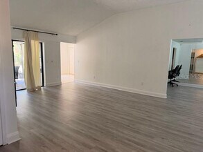 3410 Cullendale Dr in Tampa, FL - Building Photo - Building Photo