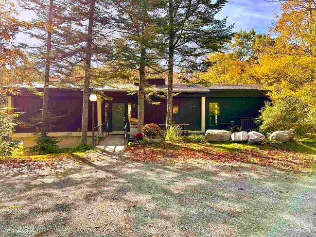 property at 3 Bromley Forest Rd