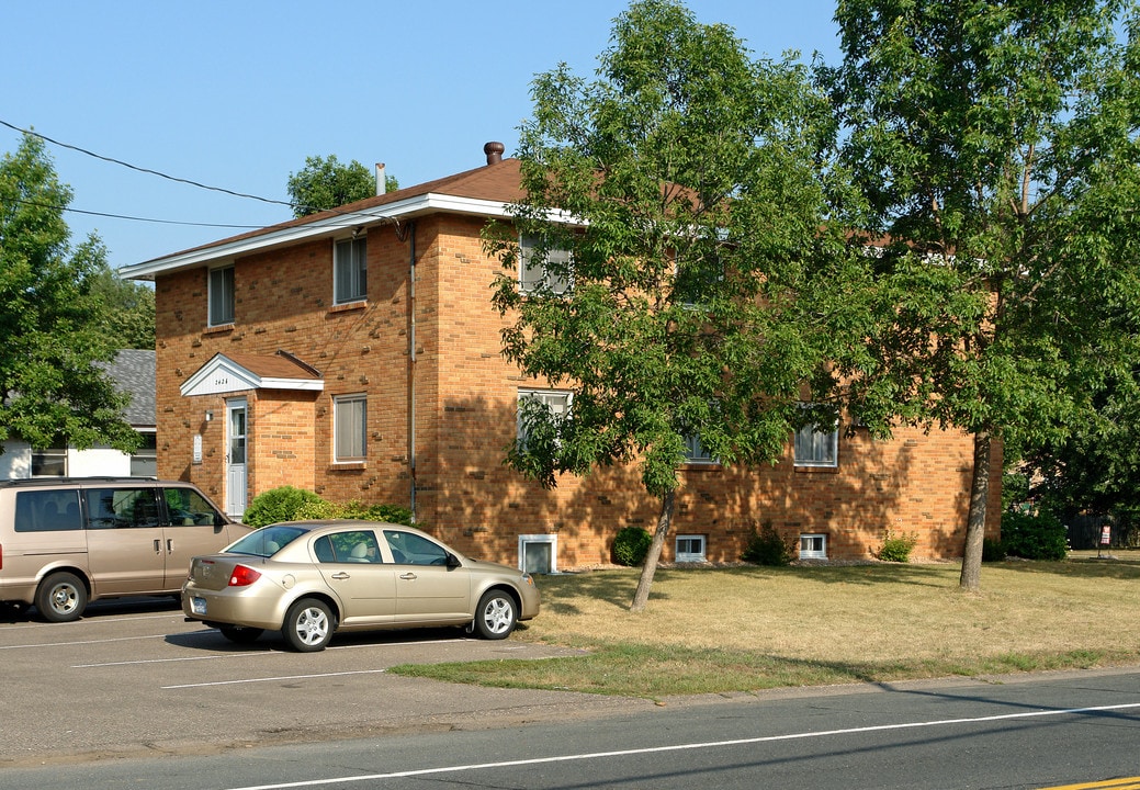 2426 County Road I in Mounds View, MN - Building Photo