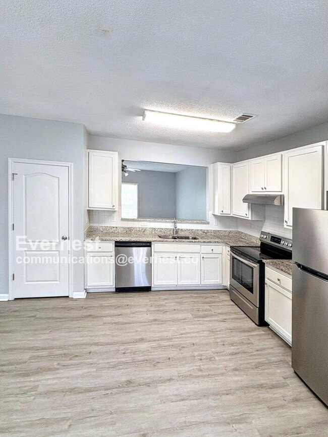 8625 Thomas Ln in Riverdale, GA - Building Photo - Building Photo