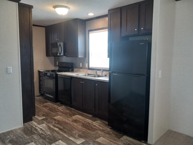 property at 39 Birch Ct