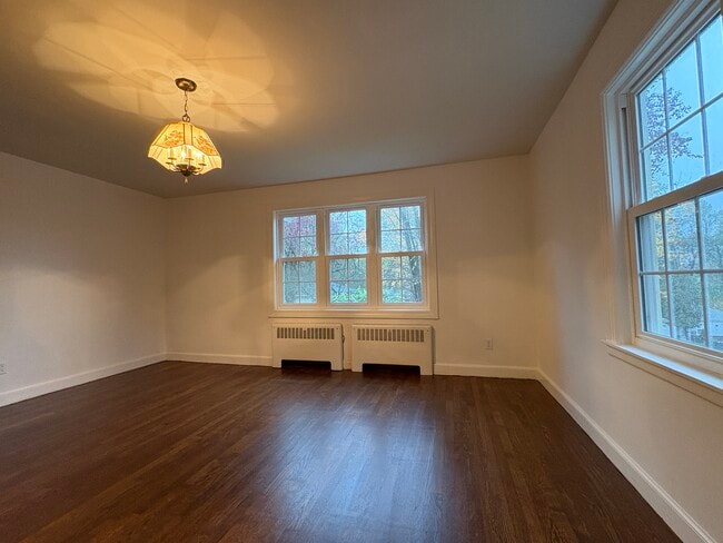 30 Beechmont St, Unit 1 in Worcester, MA - Foto de edificio - Building Photo