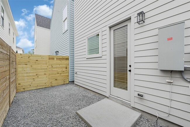 property at 4606 Crown Grove Ln