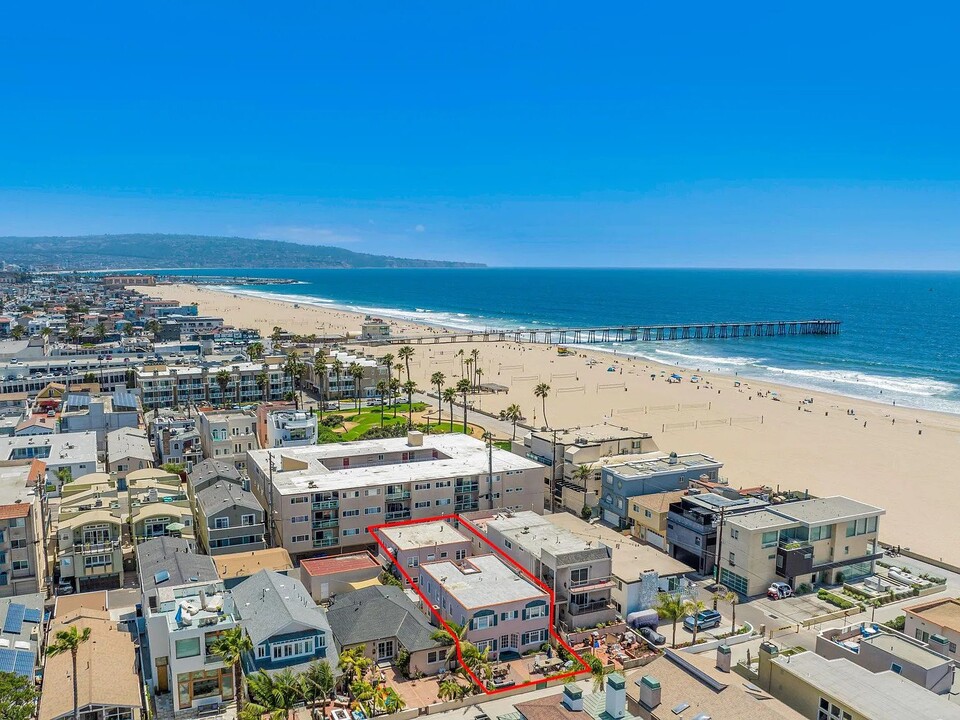 32 16th St in Hermosa Beach, CA - Foto de edificio