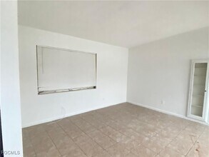 15 Vineyard St in Lehigh Acres, FL - Building Photo - Building Photo